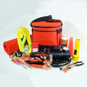 emergency-kit-of-your-car-in-winter-1024x1024